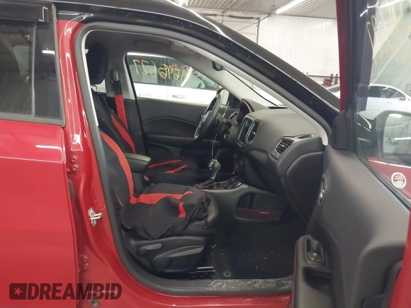 2018 Jeep Compass Trailhawk with VIN 3C4NJDDB7JT234551, listed as a IAAI auction lot 41695627 with 65,381 mi miles and . Bid and sale history available at carsss.com. Image 5.