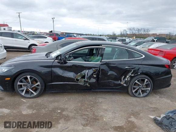 2021 Hyundai Sonata SEL Plus with VIN 5NPEJ4J21MH111126, listed as a IAAI auction lot 41833686 with 35,479 mi miles and . Bid and sale history available at DreamBid. Image 6.