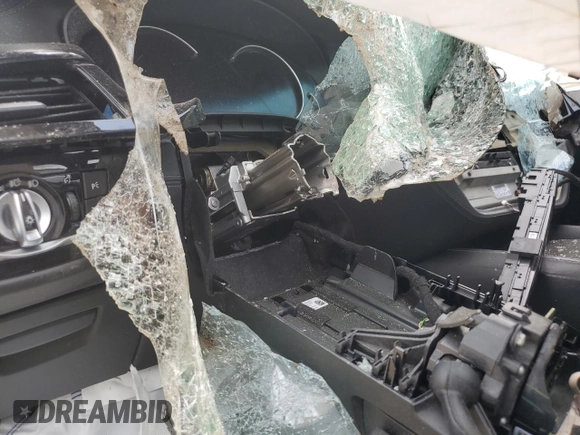 2019 BMW M5 z VIN WBSJF0C57KB447306, wystawiony jako Copart lot #71837424 z przebiegiem Nie podano mil oraz Szkoda całkowita • Salvage title. Historia ofert i sprzedaży dostępna na DreamBid. Obrazek 9.