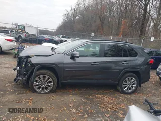 2024 Toyota RAV4 XLE Premium z VIN 2T3A1RFVXRC416172, wystawiony jako IAAI lot #41095757 z przebiegiem 13 208 mil mil oraz . Historia ofert i sprzedaży dostępna na DreamBid. Obrazek 15.