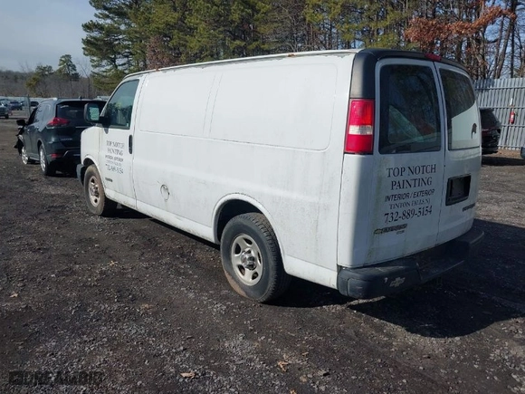 2003 CHEVROLET EXPRESS with VIN 1GCFH25T031128321, listed as a IAAI auction lot 41505554 with 120,000 mi miles. Bid and sale history available at carsss.com. Image 3.