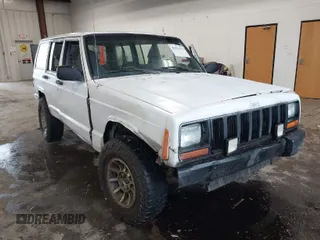 1997 Jeep Cherokee SE with VIN 1J4FJ28S1VL528218, listed as a IAAI auction lot 41931137 with 210,196 mi miles. Bid and sale history available at carsss.com. Image 1.