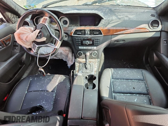 2012 Mercedes-Benz C 300 Sport с VIN WDDGF8BB6CA709434, выставлен на аукционе Copart как лот 63976735 с пробегом 119 658 миль миль и Списание • Salvage title. История ставок и продаж доступна на DreamBid. Изображение 8.