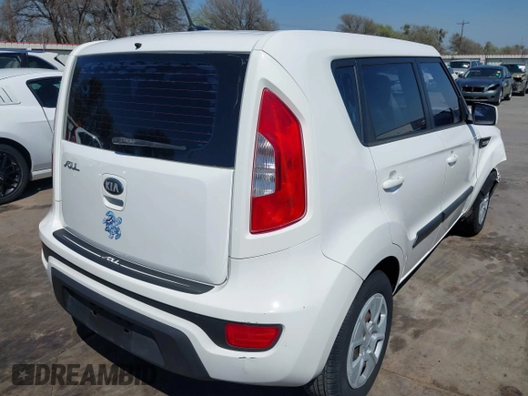 2013 Kia Soul with VIN KNDJT2A52D7568507, listed as a IAAI auction lot 41782739 with 119,285 mi miles. Bid and sale history available at carsss.com. Image 4.