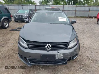 2013 Volkswagen Jetta SE with VIN 3VWDX7AJ7DM426720, listed as a IAAI auction lot 42366632 with 142,318 mi miles and . Bid and sale history available at DreamBid. Image 12.