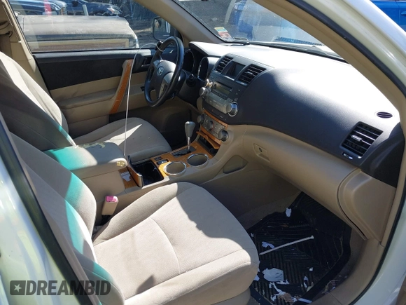 2008 Toyota Highlander Hybrid with VIN JTEEW41A982021654, listed as a IAAI auction lot 42000165 with 224,786 mi miles. Bid and sale history available at carsss.com. Image 5.