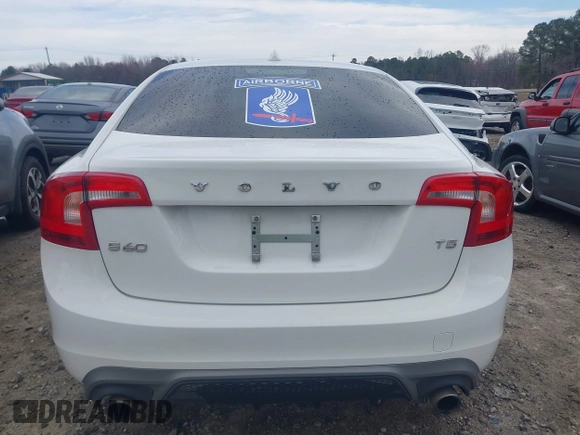 2017 Volvo S60 Dynamic with VIN YV126MFL2H2421907, listed as a IAAI auction lot 41737301 with 87,239 mi miles. Bid and sale history available at carsss.com. Image 17.