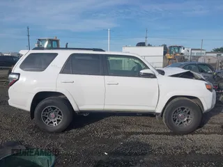 2019 Toyota 4Runner SR5 with VIN JTEBU5JRXK5700956, listed as a IAAI auction lot 41999972 with 61,032 mi miles and . Bid and sale history available at DreamBid. Image 14.
