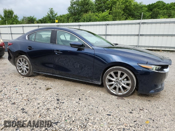 2020 Mazda 3 Premium with VIN 3MZBPAEM4LM117357, listed as a Copart auction lot 61349625 with 29,206 mi miles and Salvage title. Bid and sale history available at DreamBid. Image 4.