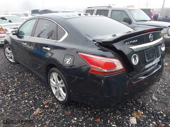 2013 Nissan Altima 3.5 SL with VIN 1N4BL3AP7DC137086, listed as a IAAI auction lot 41737354 with 140,208 mi miles. Bid and sale history available at carsss.com. Image 3.