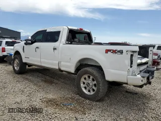 2017 Ford F-250 Lariat with VIN 1FT7W2BT6HED83358, listed as a Copart auction lot 60636715 with 140,578 mi miles and Salvage title. Bid and sale history available at DreamBid. Image 2.