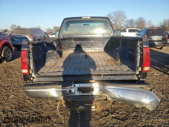 2001 Ford Super Duty F-250 XL with VIN 1FTNF21F81EC78961, listed as a Copart auction lot 81943594 with 192,868 mi miles and Salvage Title. Bid and sale history available at carsss.com. Image 6.