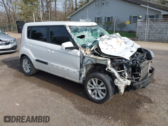 2013 Kia Soul with VIN KNDJT2A52D7762552, listed as a IAAI auction lot 42001216 with 131,944 mi miles. Bid and sale history available at carsss.com. Image 1.