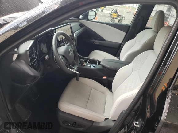 2024 Lexus TX 350 z VIN 5TDAAAA63RS007285, wystawiony jako Copart lot #62910784 z przebiegiem 2 515 mil mil oraz Szkoda całkowita • Salvage title. Historia ofert i sprzedaży dostępna na DreamBid. Obrazek 7.