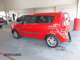 2013 Kia Soul + z VIN KNDJT2A63D7536836, wystawiony jako IAAI lot #42341811 z przebiegiem 118 226 mil mil oraz . Historia ofert i sprzedaży dostępna na DreamBid. Obrazek 14.