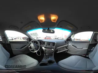 2013 Kia Optima LX z VIN 5XXGM4A74DG221272, wystawiony jako IAAI lot #41470828 z przebiegiem 76 452 mil mil oraz . Historia ofert i sprzedaży dostępna na DreamBid. Obrazek 18.