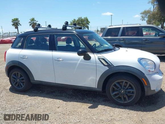 2014 MINI Countryman S с VIN WMWZC3C56EWP52407, выставлен на аукционе IAAI как лот 42255716 с пробегом 74 943 миль миль и . История ставок и продаж доступна на DreamBid. Изображение 13.