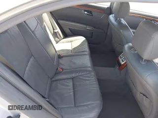2007 Mercedes-Benz S 550 z VIN WDDNG71X77A018785, wystawiony jako IAAI lot #42114156 z przebiegiem 177 269 mil mil oraz . Historia ofert i sprzedaży dostępna na DreamBid. Obrazek 8.