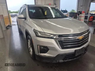 2022 Chevrolet Traverse z VIN 1GNERMKW4NJ121918, wystawiony jako IAAI lot #42841726 z przebiegiem 76 554 mil mil oraz . Historia ofert i sprzedaży dostępna na DreamBid. Obrazek 1.