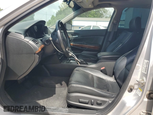 2011 Honda Accord EX-L z VIN 1HGCP3F82BA010275, wystawiony jako Copart lot #63698715 z przebiegiem 150 103 mil mil oraz Czysty tytuł • Clean title. Historia ofert i sprzedaży dostępna na DreamBid. Obrazek 7.