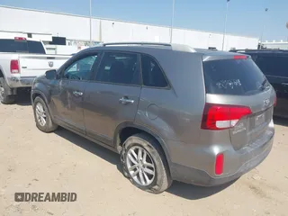 2015 Kia Sorento LX with VIN 5XYKT4A66FG625788, listed as a IAAI auction lot 41692243 with 131,182 mi miles. Bid and sale history available at carsss.com. Image 3.