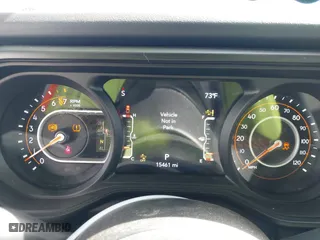 2024 Jeep Gladiator Mojave X with VIN 1C6JJTEG8RL102089, listed as a IAAI auction lot 41933185 with 15,461 mi miles. Bid and sale history available at carsss.com. Image 7.