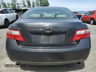 2008 Toyota Camry LE z VIN 4T1BK46K38U564521, wystawiony jako Copart lot #56508825 z przebiegiem 238 689 mil mil oraz Czysty tytuł • Clean title. Historia ofert i sprzedaży dostępna na DreamBid. Obrazek 6.