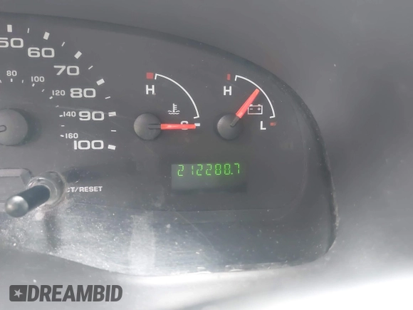 2008 Ford Econoline Passenger XL z VIN 1FBSS31L18DB21867, wystawiony jako IAAI lot #42199706 z przebiegiem Nie podano mil oraz . Historia ofert i sprzedaży dostępna na DreamBid. Obrazek 15.