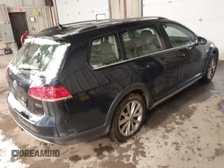 2019 Volkswagen Golf S z VIN 3VWH17AU7KM513463, wystawiony jako IAAI lot #41197885 z przebiegiem 71 382 mil mil oraz . Historia ofert i sprzedaży dostępna na DreamBid. Obrazek 4.