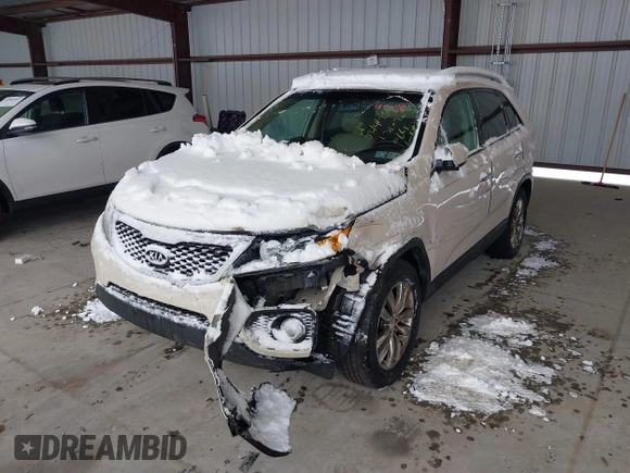 2011 Kia Sorento EX with VIN 5XYKU4A29BG040661, listed as a IAAI auction lot 41542762 with 185,108 mi miles. Bid and sale history available at carsss.com. Image 2.