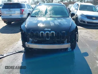 2017 Jeep Cherokee Latitude с VIN 1C4PJLCS6HW548071, выставлен на аукционе IAAI как лот 41679113 с пробегом 79 491 миль миль и . История ставок и продаж доступна на DreamBid. Изображение 6.