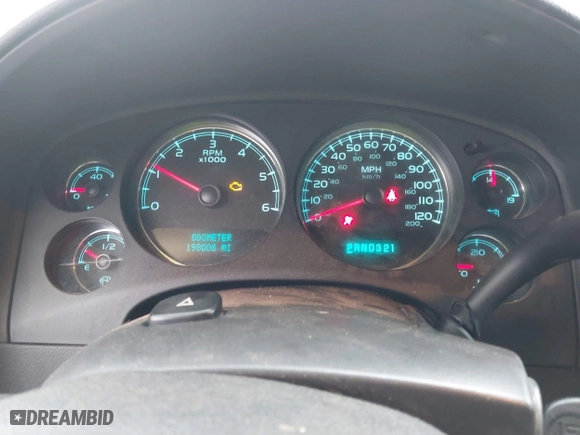 2008 Chevrolet Silverado 1500 LT w/1LT with VIN 2GCEK13J581272649, listed as a IAAI auction lot 41045998 with 198,008 mi miles. Bid and sale history available at carsss.com. Image 7.