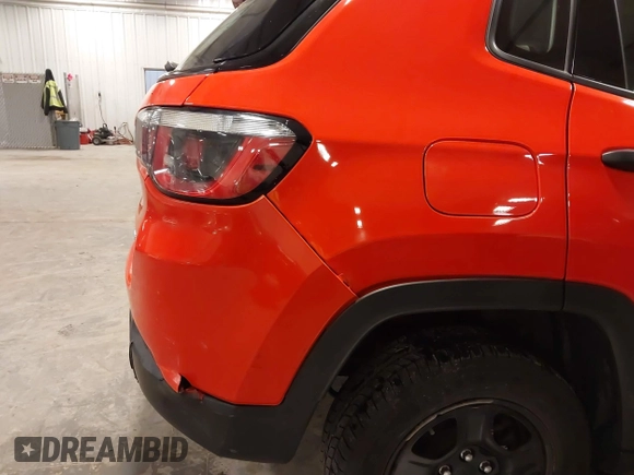 2018 Jeep Compass Sport z VIN 3C4NJDAB3JT402254, wystawiony jako IAAI lot #41830273 z przebiegiem 73 274 mil mil oraz . Historia ofert i sprzedaży dostępna na DreamBid. Obrazek 19.