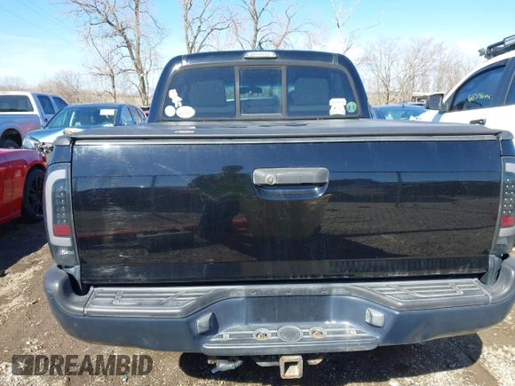 2012 Toyota Tacoma PreRunner z VIN 3TMJU4GN7CM128397, wystawiony jako IAAI lot #41676286 z przebiegiem 148 113 mil mil oraz . Historia ofert i sprzedaży dostępna na DreamBid. Obrazek 16.