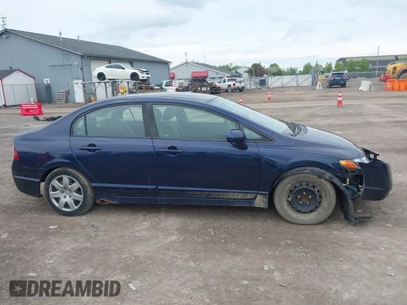 2008 Honda Civic LX z VIN 1HGFA16528L023887, wystawiony jako IAAI lot #42258235 z przebiegiem 262 586 mil mil oraz . Historia ofert i sprzedaży dostępna na DreamBid. Obrazek 13.
