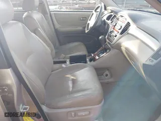 2004 Toyota Highlander with VIN JTEDP21A340025105, listed as a IAAI auction lot 41600732 with 221,239 mi miles. Bid and sale history available at carsss.com. Image 5.