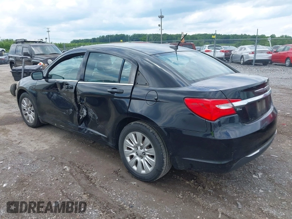 2014 Chrysler 200 LX z VIN 1C3CCBAB7EN231122, wystawiony jako IAAI lot #42375906 z przebiegiem 197 000 mil mil oraz . Historia ofert i sprzedaży dostępna na DreamBid. Obrazek 3.