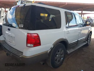 2003 Ford Expedition Eddie Bauer z VIN 1FMPU17L83LC21028, wystawiony jako IAAI lot #42393882 z przebiegiem 234 568 mil mil oraz . Historia ofert i sprzedaży dostępna na DreamBid. Obrazek 4.