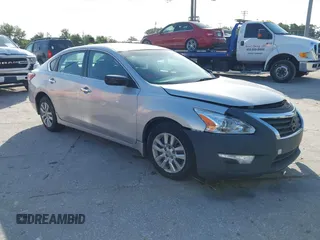 2014 Nissan Altima SV with VIN 1N4AL3AP8EN377619, listed as a IAAI auction lot 42109120 with 187,938 mi miles and . Bid and sale history available at carsss.com. Image 1.