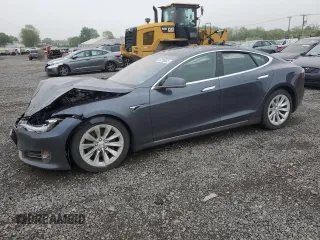 2017 Tesla Model S 100D with VIN 5YJSA1E25HF192230, listed as a Copart auction lot 55298065 with 64,536 mi miles and Salvage Title. Bid and sale history available at DreamBid. Image 1.