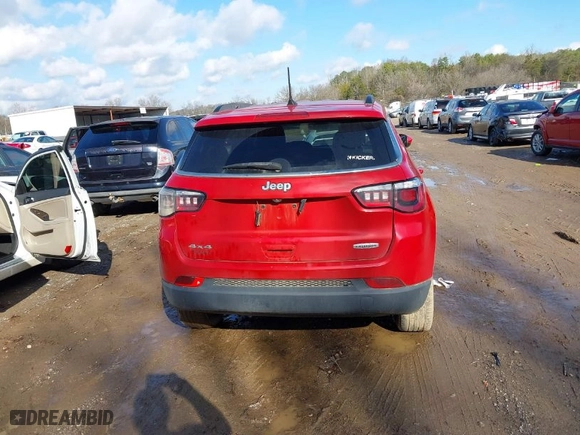 2018 Jeep Compass Latitude with VIN 3C4NJDBB3JT249146, listed as a IAAI auction lot 41208876 with NaN miles. Bid and sale history available at carsss.com. Image 16.