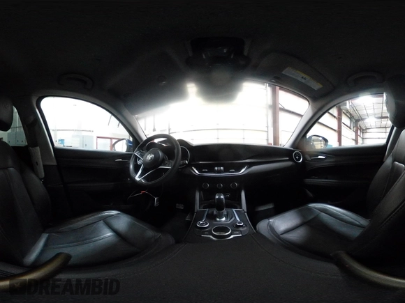 2018 Alfa Romeo Stelvio z VIN ZASFAKAN6J7B74782, wystawiony jako IAAI lot #41939007 z przebiegiem 48 210 mil mil oraz . Historia ofert i sprzedaży dostępna na DreamBid. Obrazek 19.