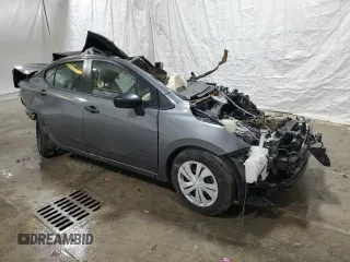 2024 Nissan Versa S z VIN 3N1CN8DVXRL881568, wystawiony jako Copart lot #49678335 z przebiegiem Nie podano mil oraz Nie do naprawy • Non repairable. Historia ofert i sprzedaży dostępna na DreamBid. Obrazek 4.