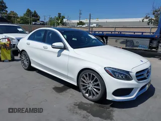 2016 Mercedes-Benz C 300 Luxury z VIN 55SWF4KB6GU153880, wystawiony jako IAAI lot #42483862 z przebiegiem 109 619 mil mil oraz . Historia ofert i sprzedaży dostępna na DreamBid. Obrazek 1.