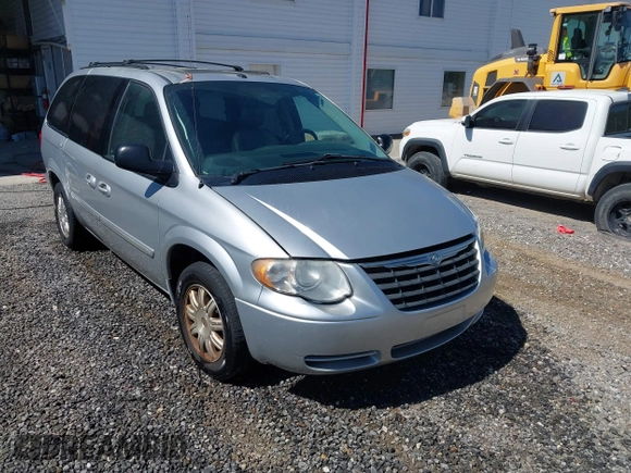 2006 Chrysler Town & Country Touring with VIN 2A4GP54L36R820920, listed as a IAAI auction lot 42335161 with 205,432 mi miles and . Bid and sale history available at DreamBid. Image 1.