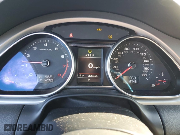 2015 Audi Q7 S line Prestige z VIN WA1DGAFE4FD028868, wystawiony jako Copart lot #42182795 z przebiegiem 127 491 mil mil oraz Szkoda całkowita • Salvage title. Historia ofert i sprzedaży dostępna na DreamBid. Obrazek 9.