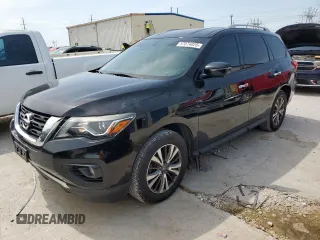 2018 Nissan Pathfinder SV z VIN 5N1DR2MM9JC605775, wystawiony jako Copart lot #57074025 z przebiegiem 157 760 mil mil oraz Szkoda całkowita • Salvage title. Historia ofert i sprzedaży dostępna na DreamBid. Obrazek 1.