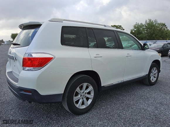 2013 Toyota Highlander with VIN 5TDZK3EH1DS114237, listed as a Copart auction lot 48521355 with 189,206 mi miles and Clean Title. Bid and sale history available at carsss.com. Image 3.