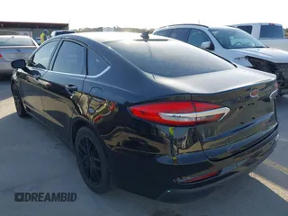 2019 Ford Fusion SE with VIN 3FA6P0HD3KR250483, listed as a IAAI auction lot 41866151 with 115,849 mi miles. Bid and sale history available at carsss.com. Image 3.