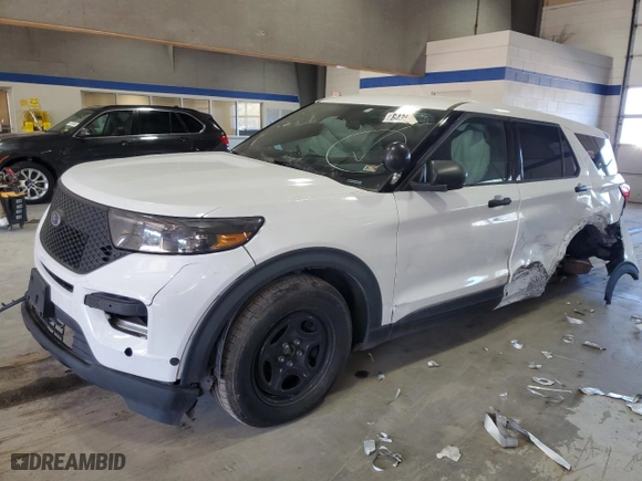2022 Ford Police Interceptor Utility with VIN 1FM5K8AB5NGB71335, listed as a Copart auction lot 64395794 with 0 mi miles and Salvage Title. Bid and sale history available at carsss.com. Image 1.
